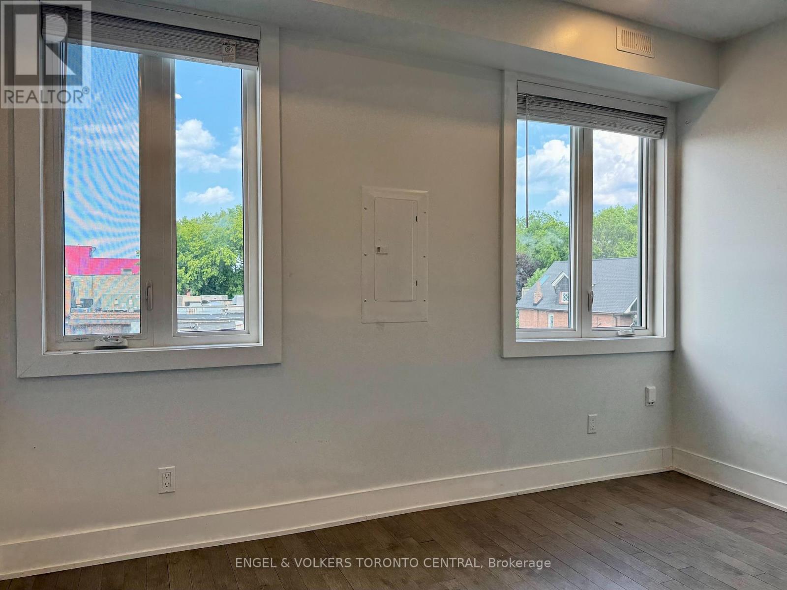 Photo 8 of 2 1415 Gerrard Street E, Toronto ON