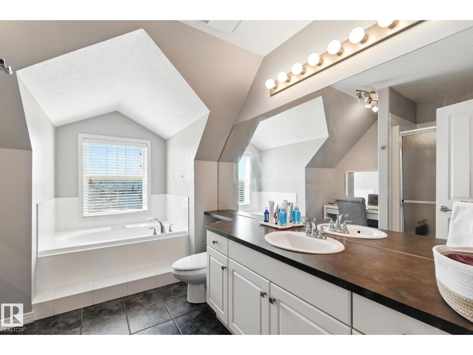 Photo 20 of 4481 Mccrae Av Nw, Edmonton AB