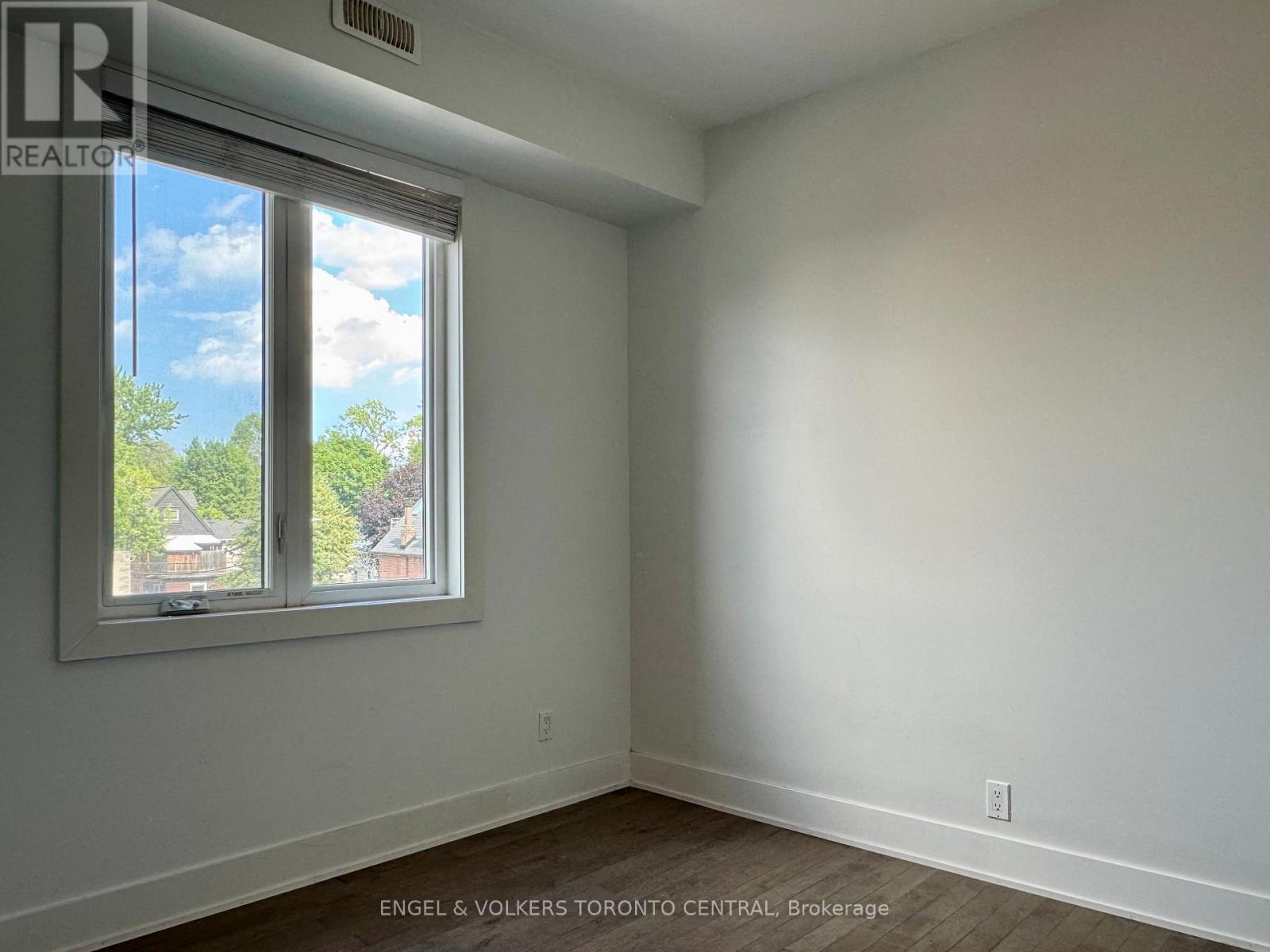 Photo 5 of 2 1415 Gerrard Street E, Toronto ON