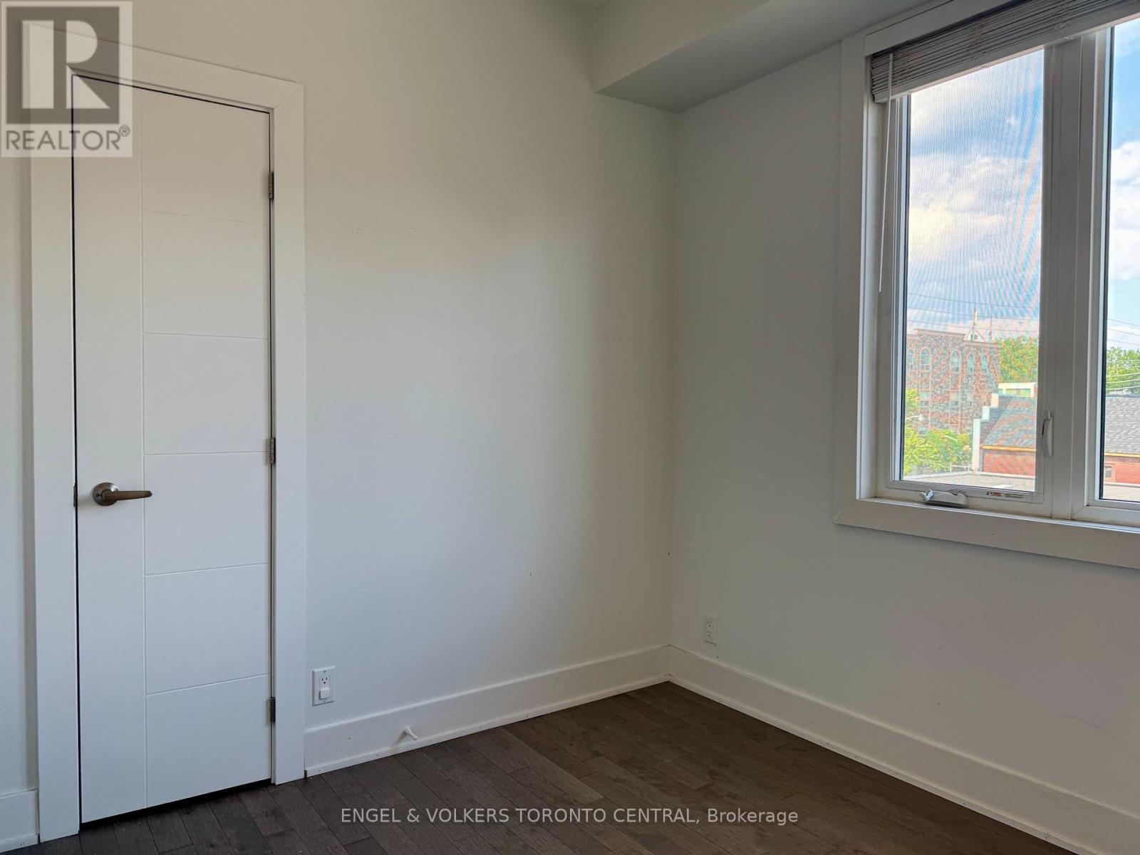 Photo 3 of 2 1415 Gerrard Street E, Toronto ON