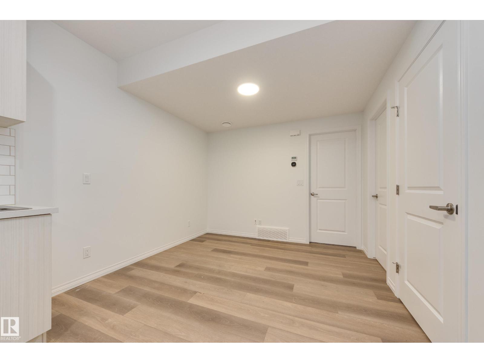 Photo 33 of 20903 25 Av Nw, Edmonton AB