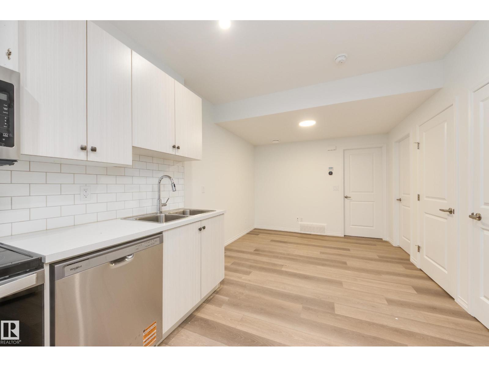 Photo 32 of 20903 25 Av Nw, Edmonton AB