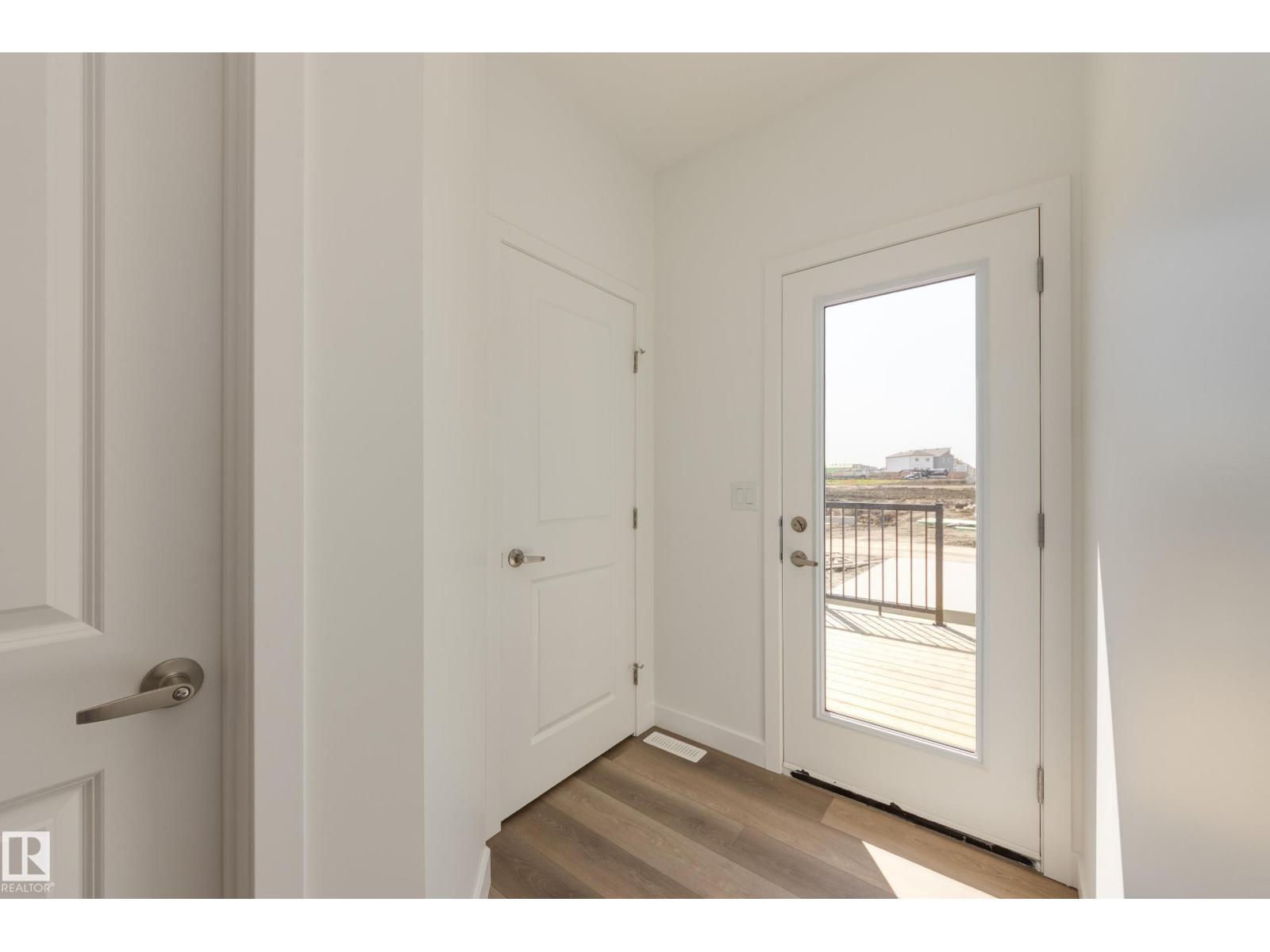 Photo 17 of 20903 25 Av Nw, Edmonton AB