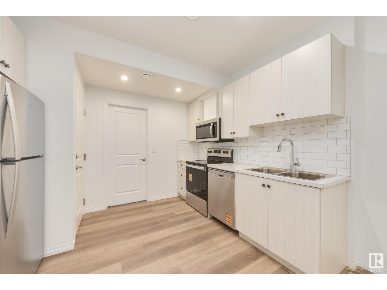 Photo 29 of 20903 25 Av Nw, Edmonton AB
