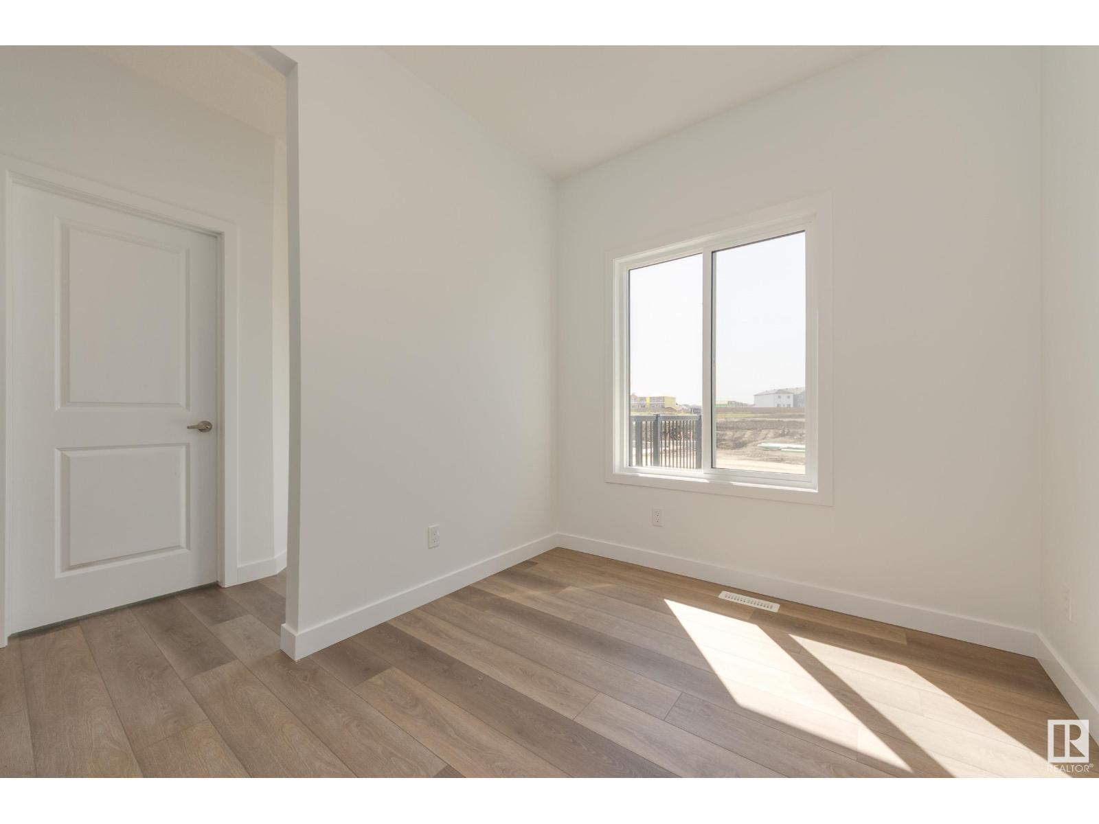 Photo 15 of 20903 25 Av Nw, Edmonton AB