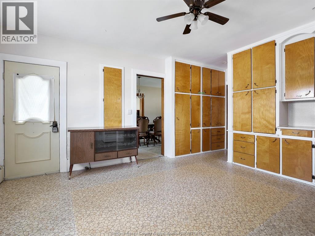 Photo 12 of 235 Queen Street, Harrow ON