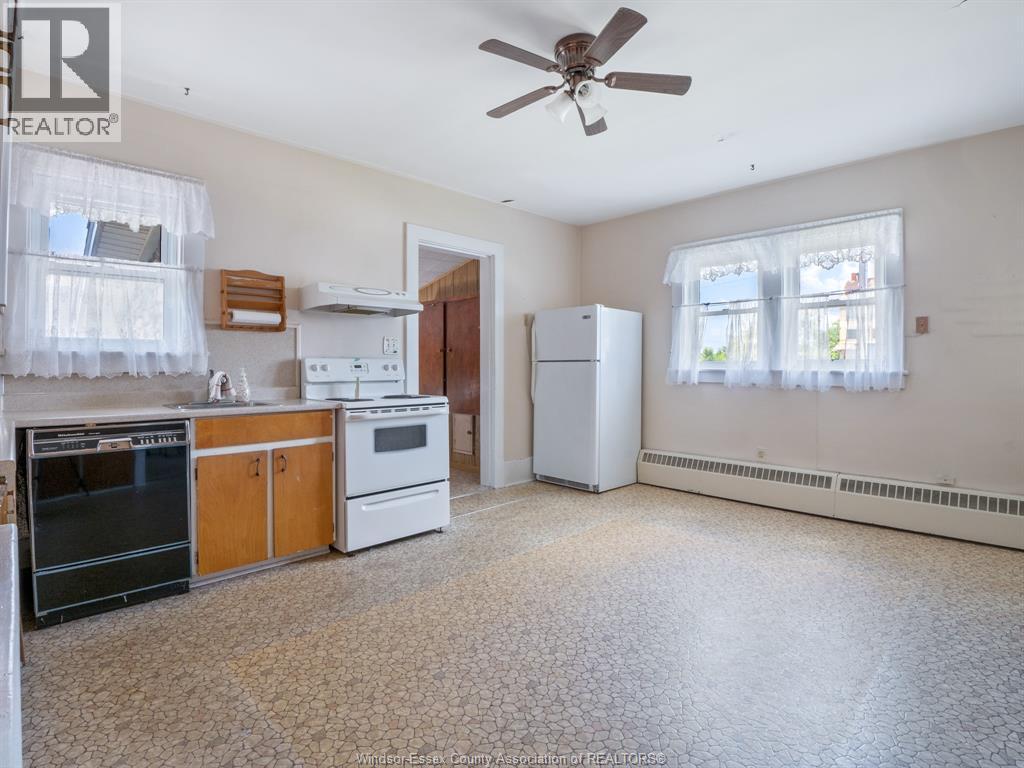 Photo 14 of 235 Queen Street, Harrow ON