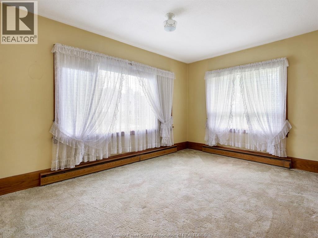 Photo 15 of 235 Queen Street, Harrow ON