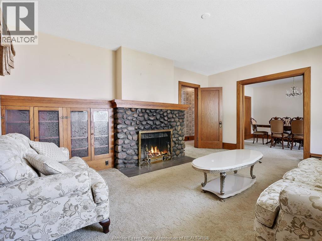 Photo 8 of 235 Queen Street, Harrow ON