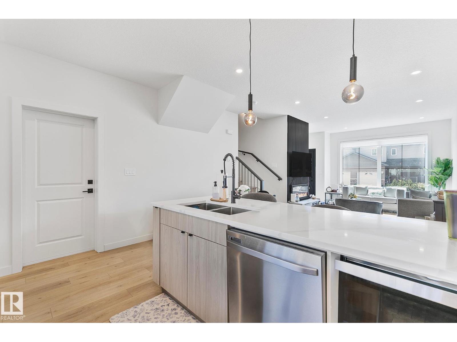 Photo 15 of 14904 109 Av Nw, Edmonton AB