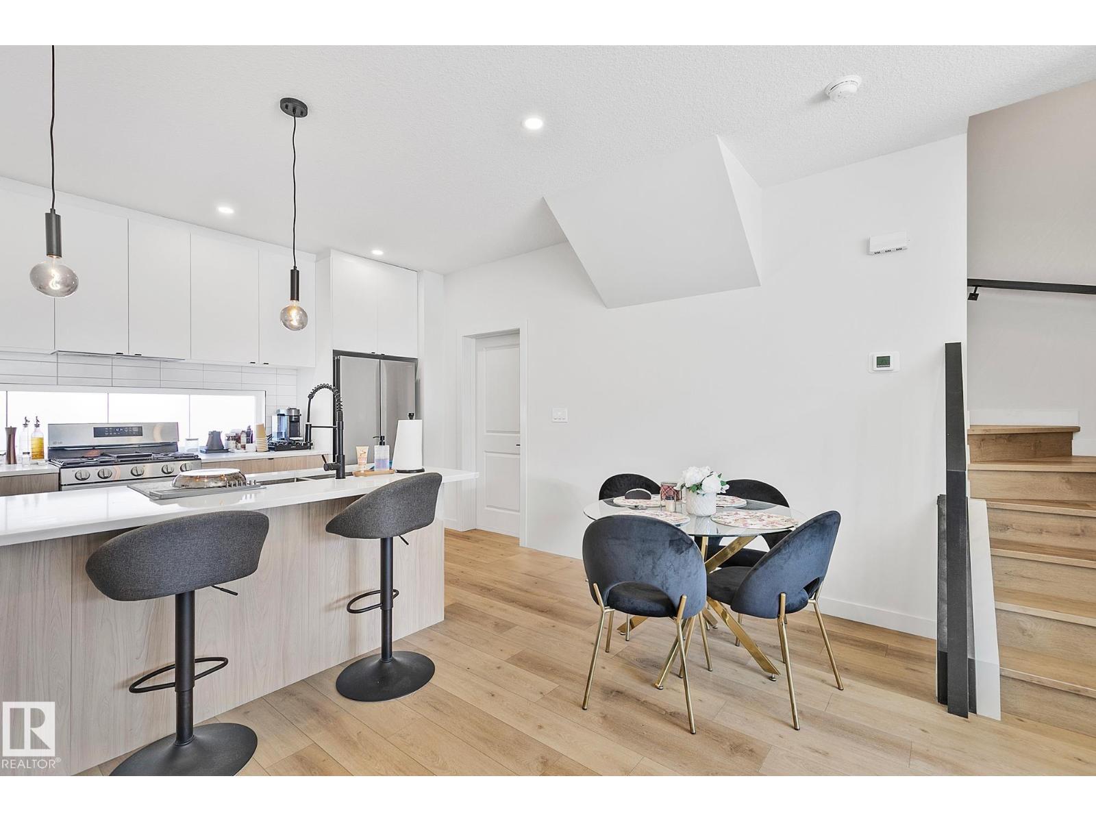 Photo 10 of 14904 109 Av Nw, Edmonton AB