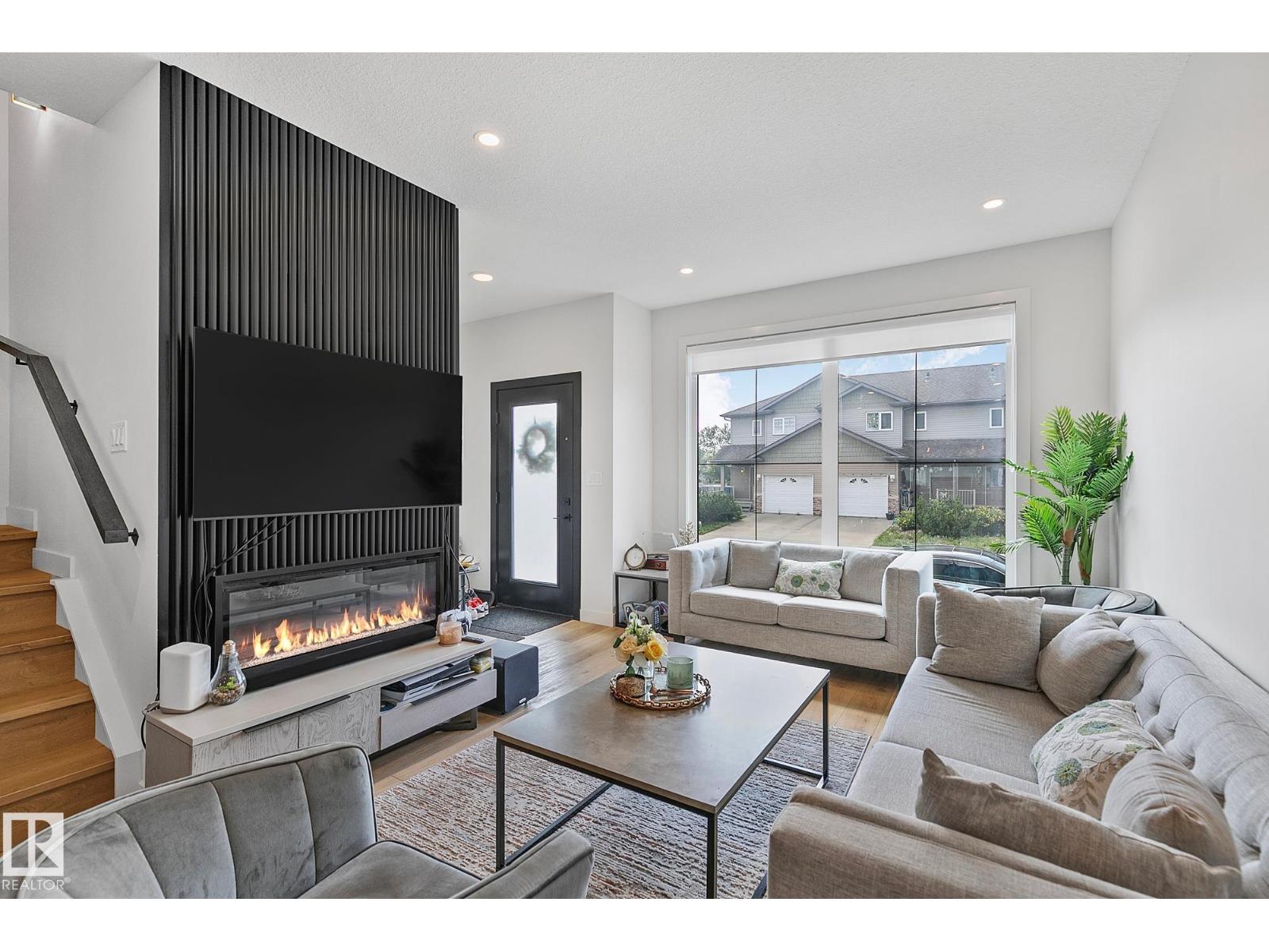 Photo 7 of 14904 109 Av Nw, Edmonton AB