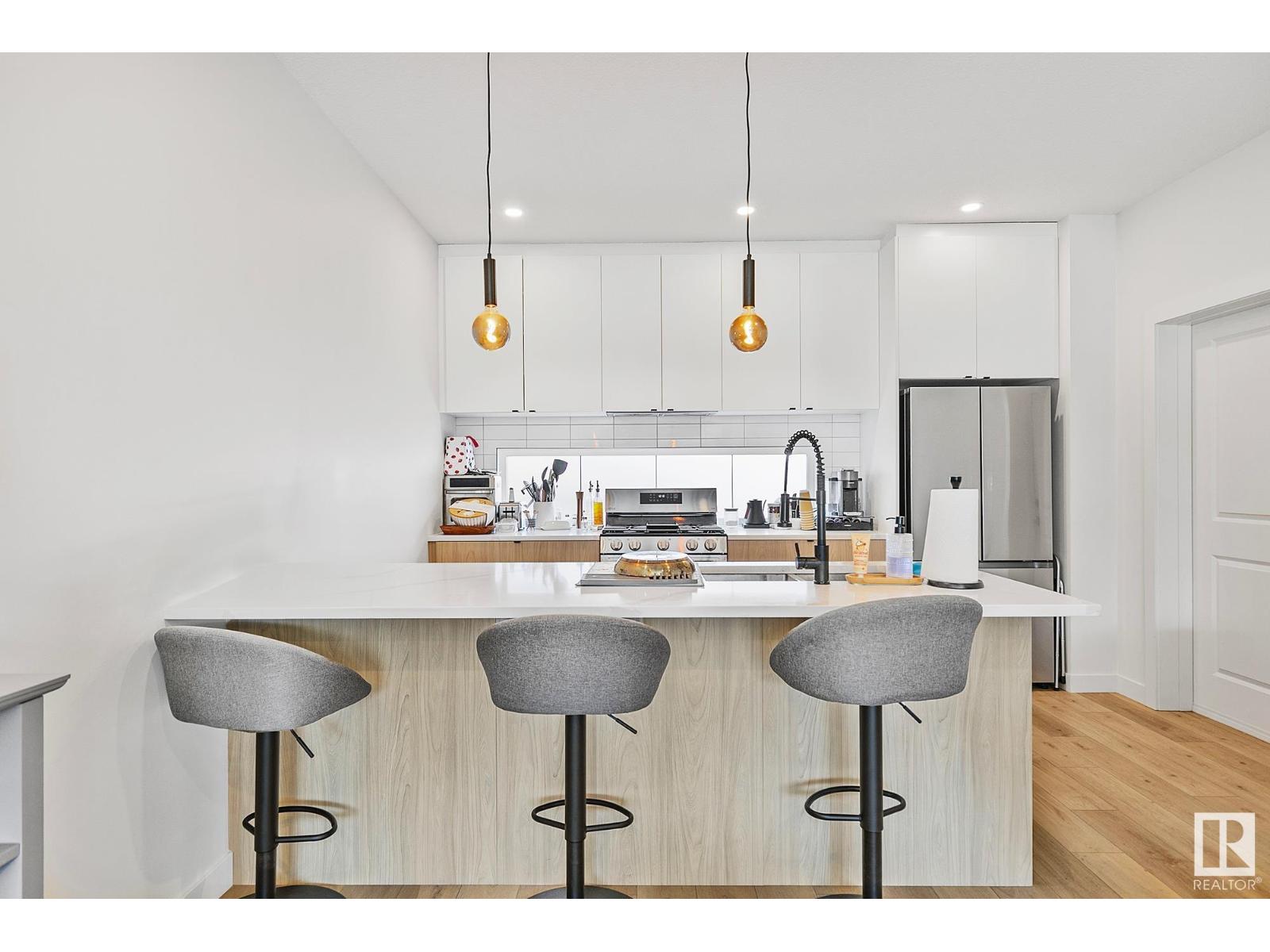 Photo 9 of 14904 109 Av Nw, Edmonton AB