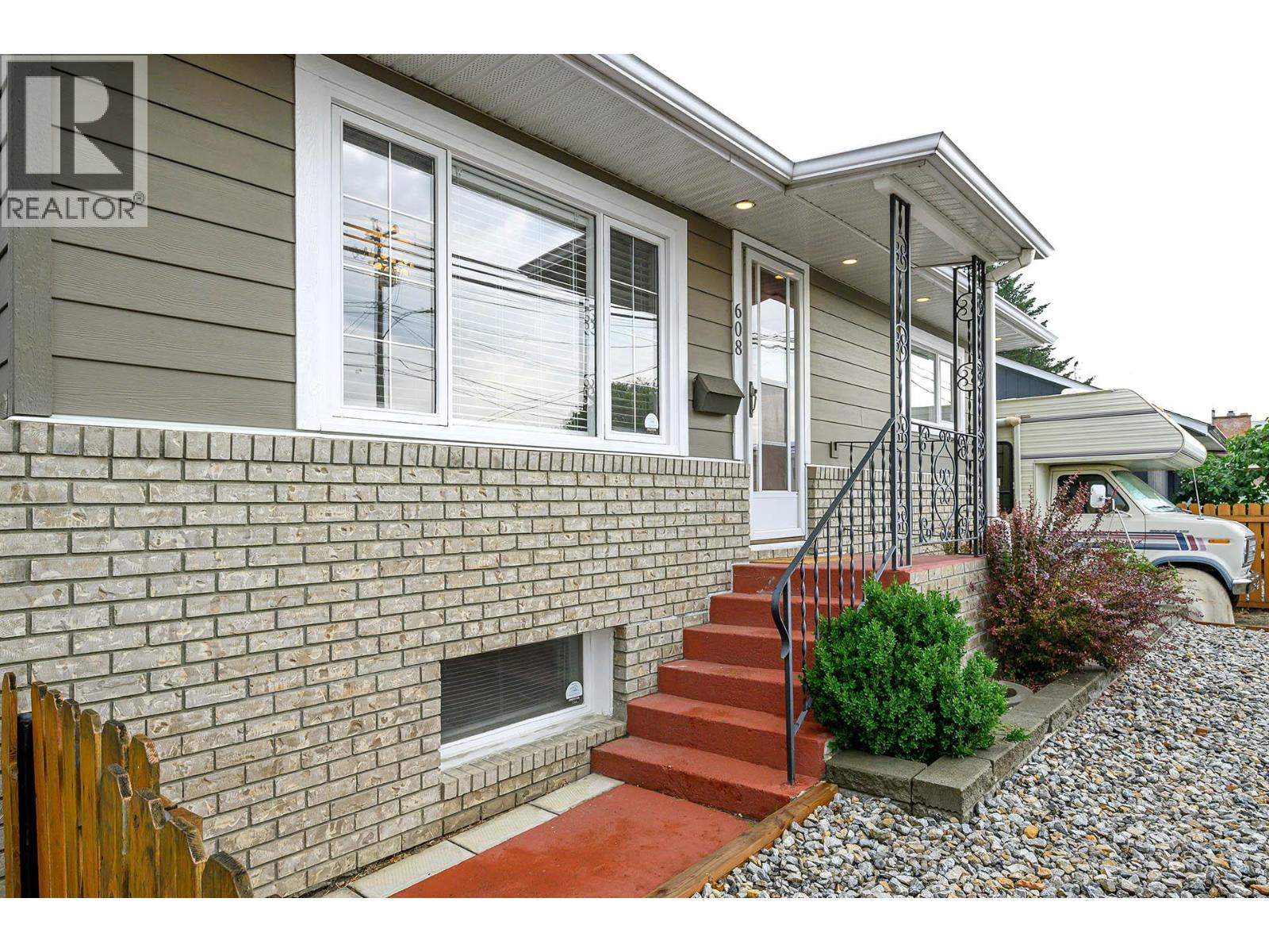 Photo 10 of 608 Mackenzie Avenue, Kamloops BC
