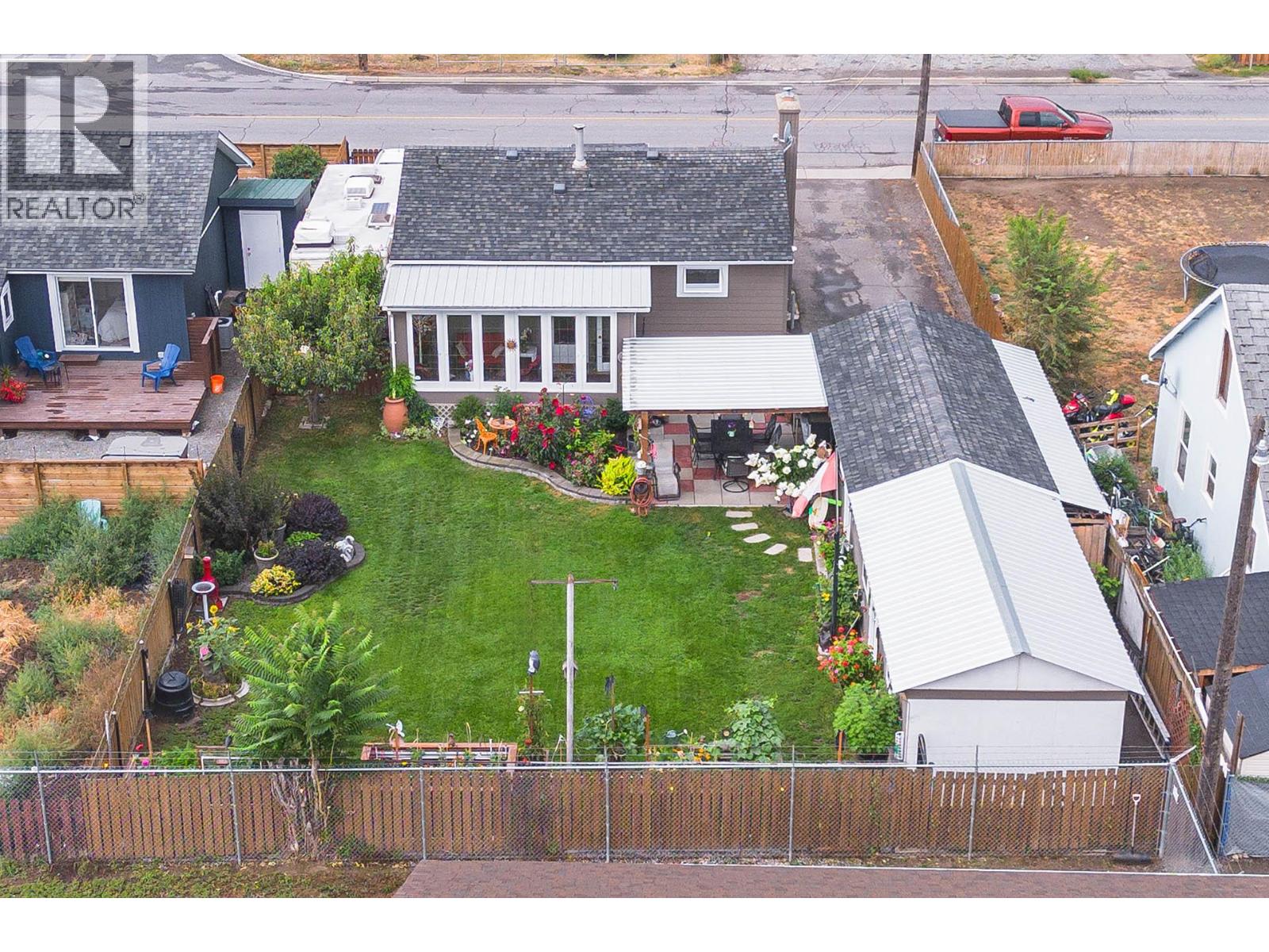 Photo 4 of 608 Mackenzie Avenue, Kamloops BC