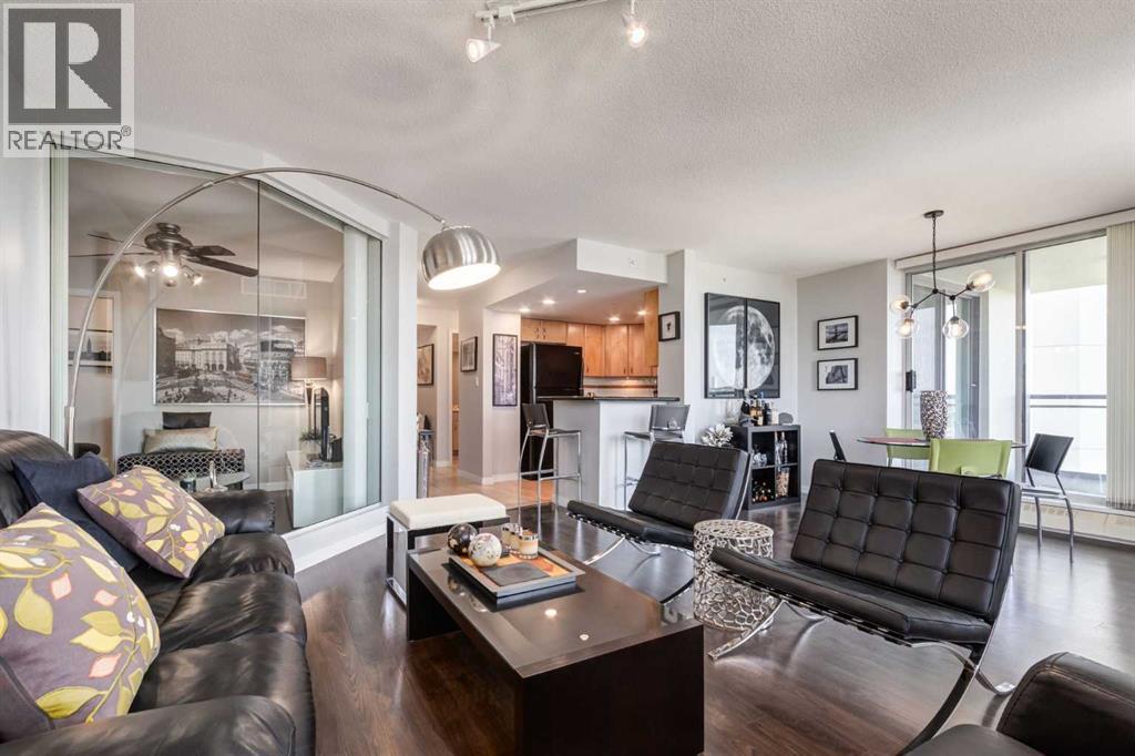 Single Family House for Sale in    Avenue SW Downtown West End Calgary 