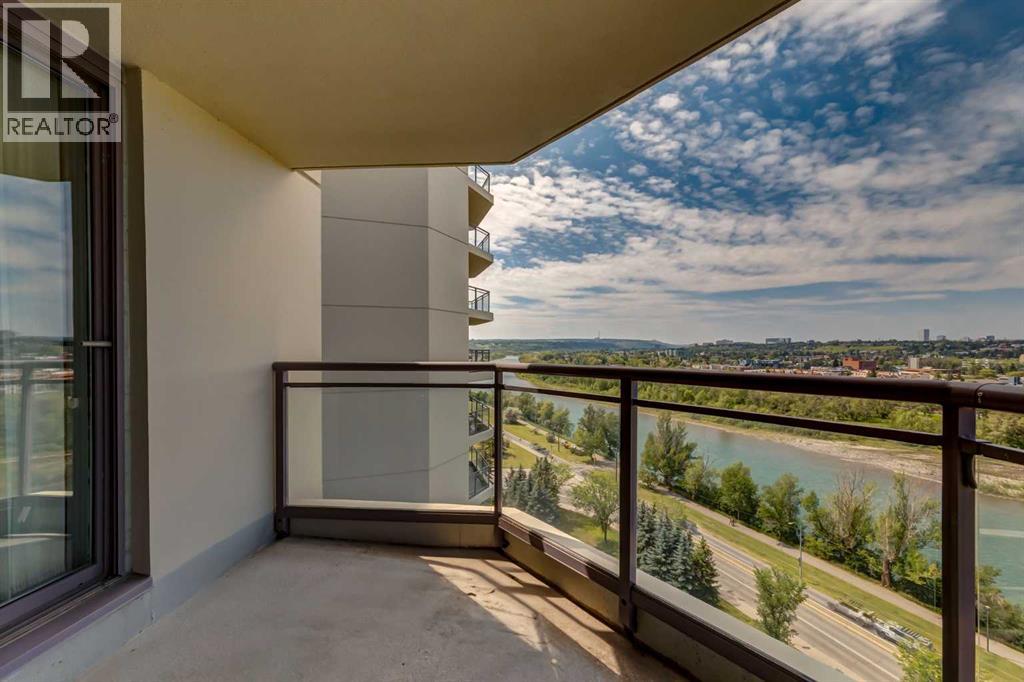 Single Family House for Sale in    Avenue SW Downtown West End Calgary 