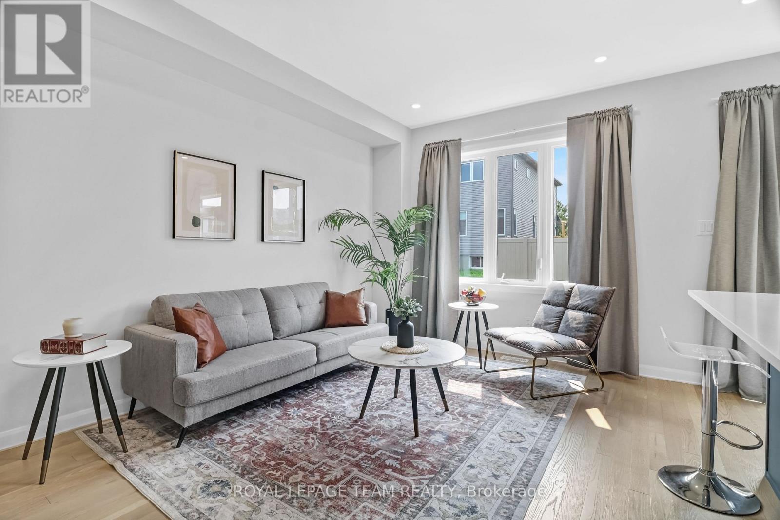 Photo 10 of 522 Branch Street, Ottawa ON