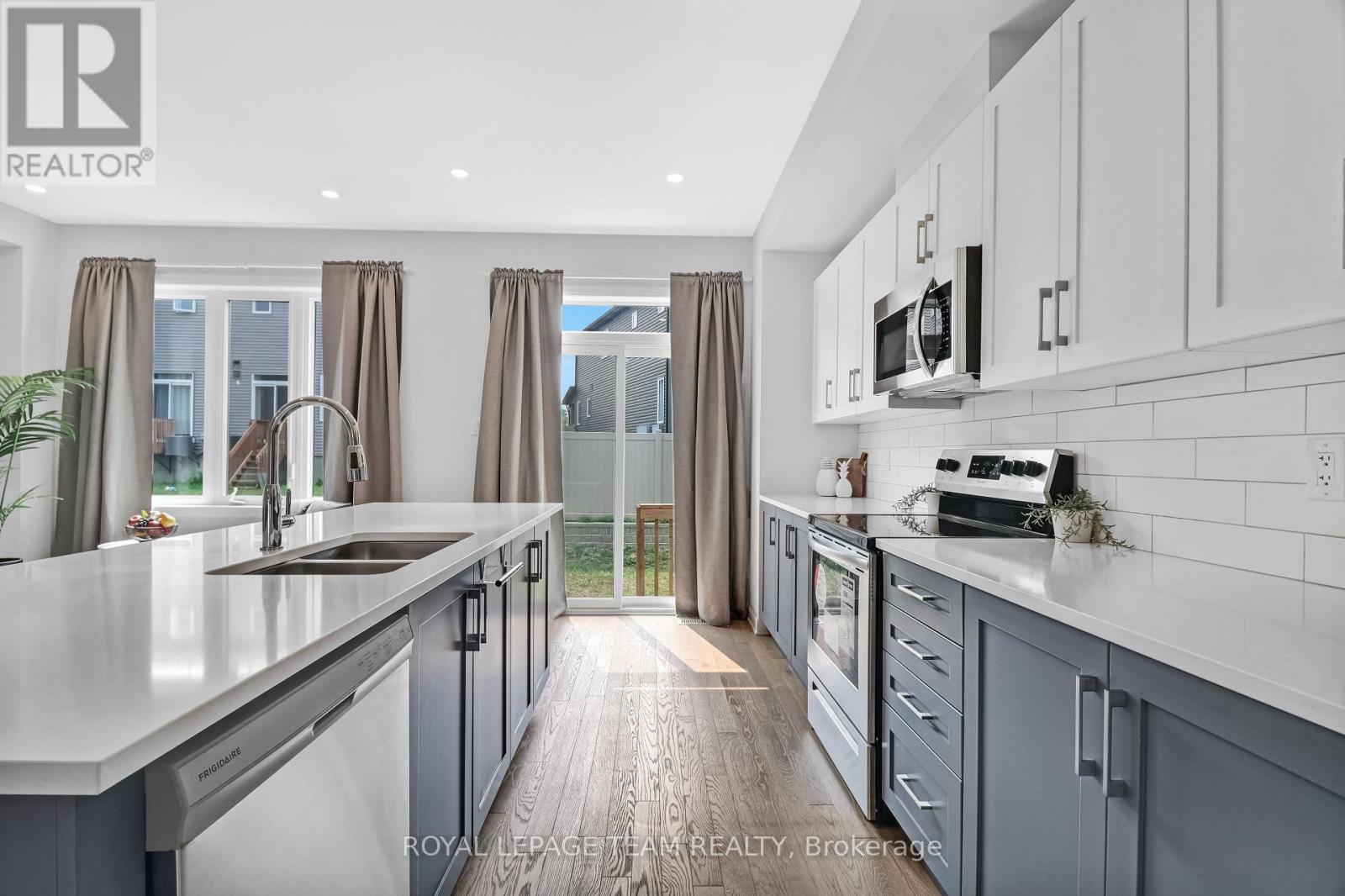 Photo 14 of 522 Branch Street, Ottawa ON