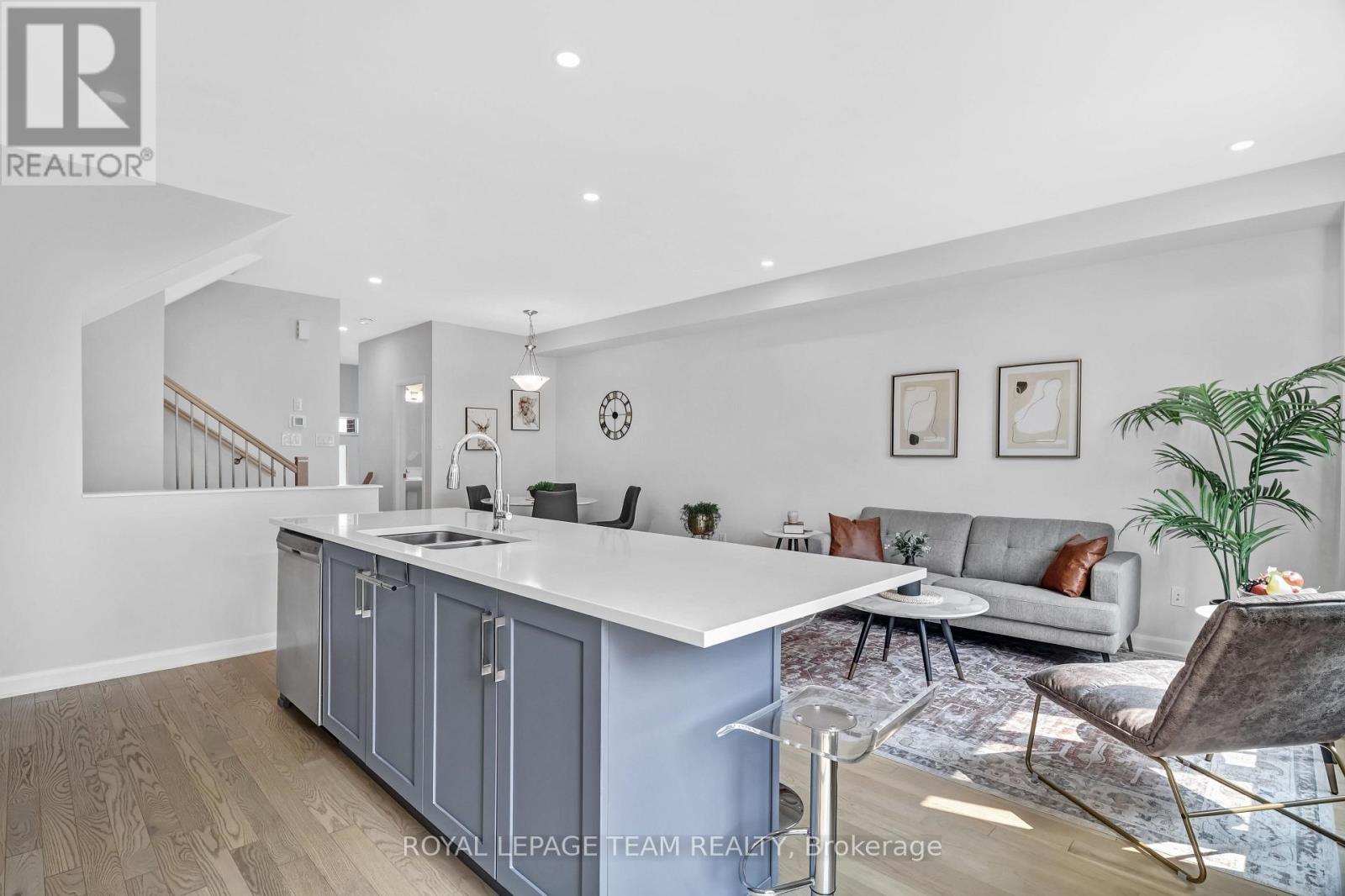 Photo 15 of 522 Branch Street, Ottawa ON