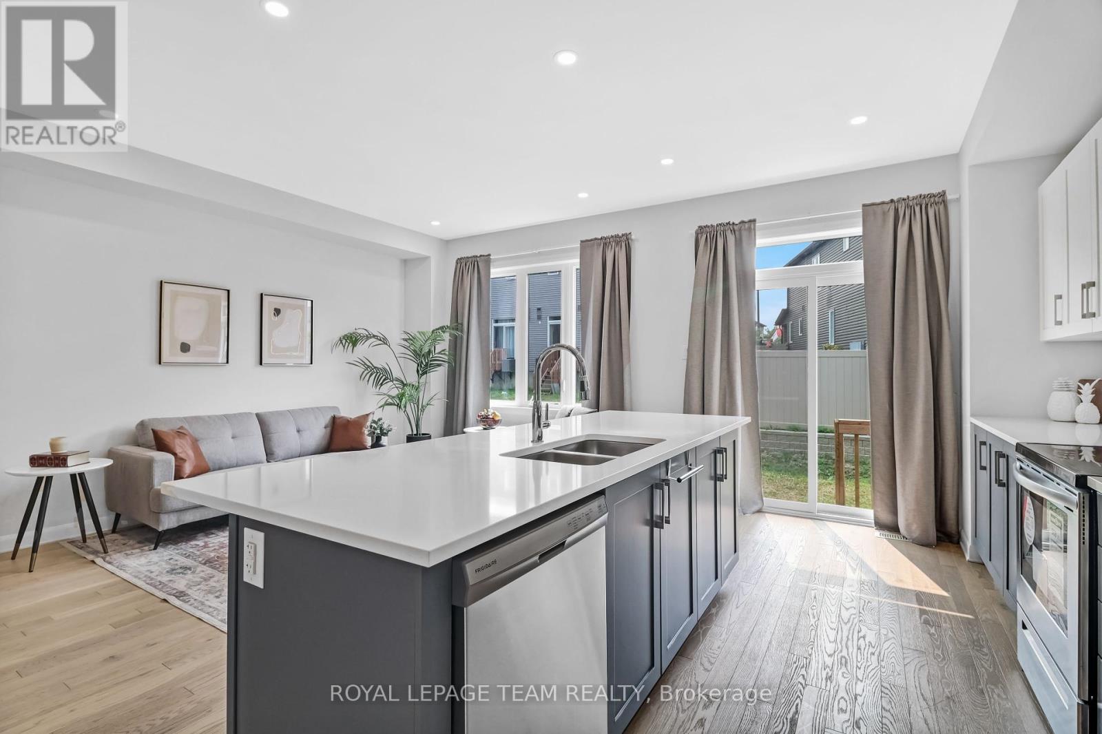 Photo 16 of 522 Branch Street, Ottawa ON