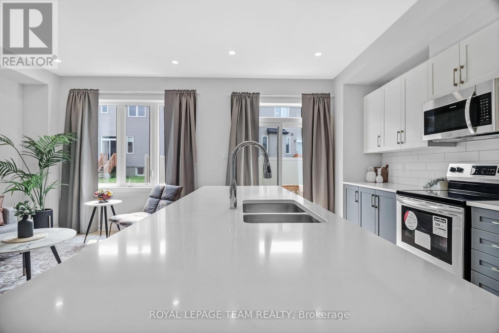 Photo 17 of 522 Branch Street, Ottawa ON