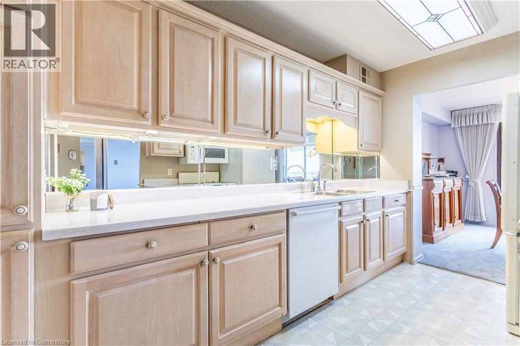 Photo 8 of 2055 Upper Middle Road Unit 805, Burlington ON
