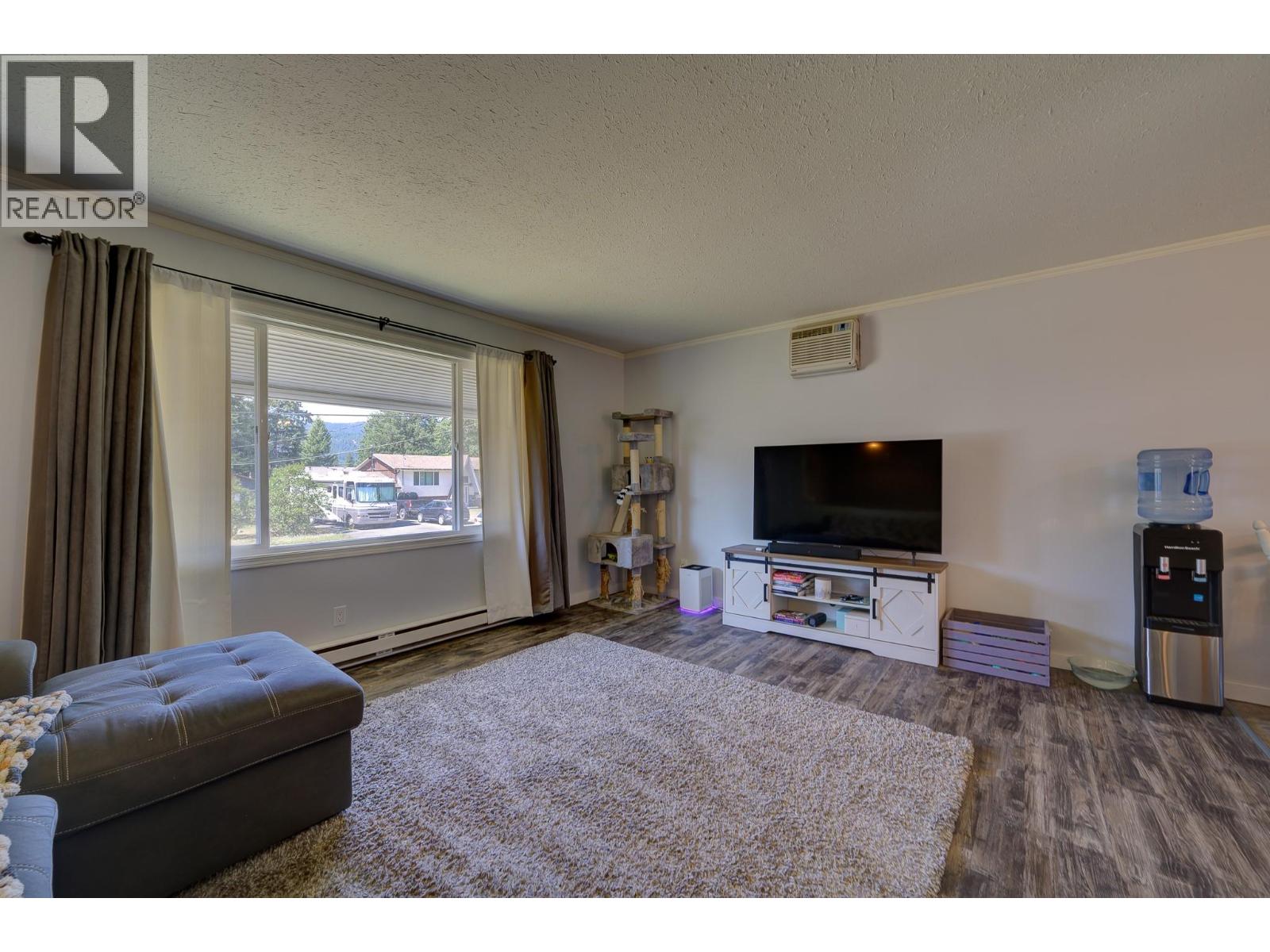 Photo 3 of 4754 Gibbs Road, Barriere BC