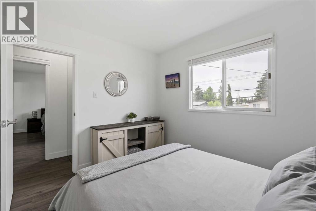 Single Family House Bungalow for Sale in  Sabrina Road SW Southwood Calgary 