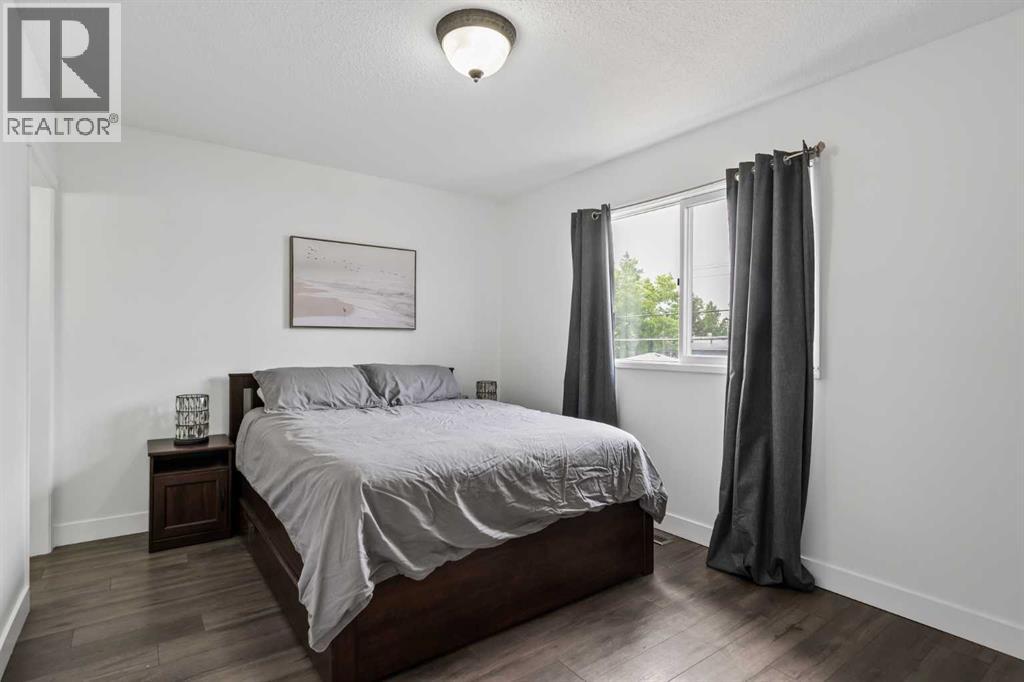 Single Family House Bungalow for Sale in  Sabrina Road SW Southwood Calgary 