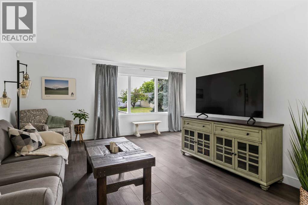 Single Family House Bungalow for Sale in  Sabrina Road SW Southwood Calgary 