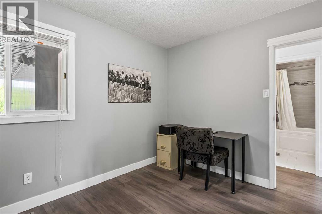 Single Family House Bungalow for Sale in  Sabrina Road SW Southwood Calgary 