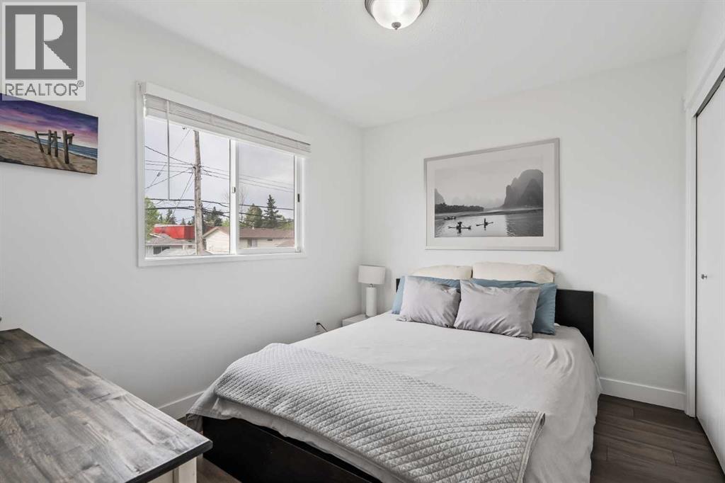 Single Family House Bungalow for Sale in  Sabrina Road SW Southwood Calgary 