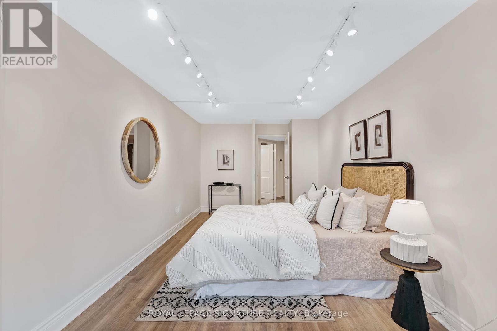 Photo 17 of 406 10 Kenneth Avenue, Toronto ON