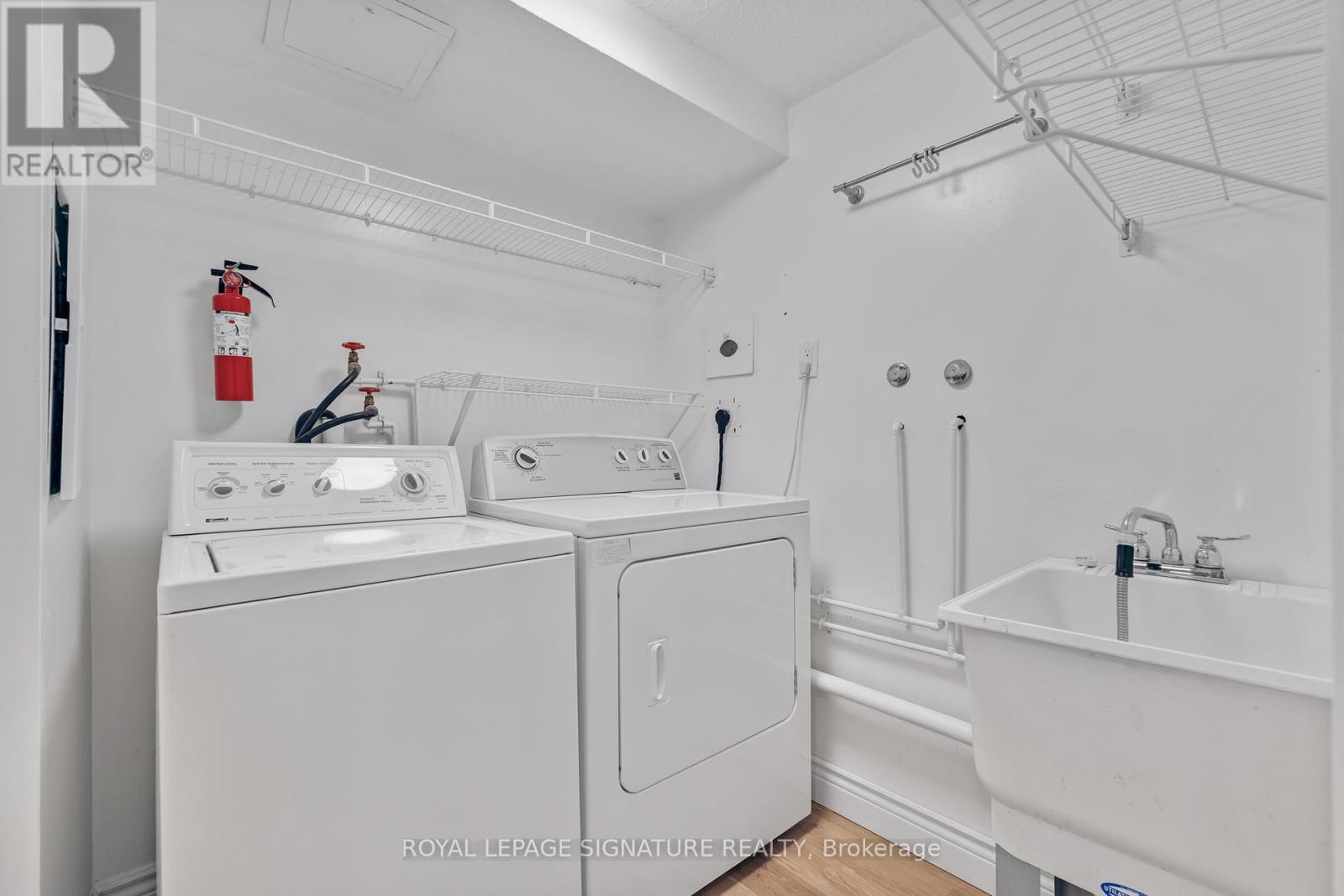 Photo 19 of 406 10 Kenneth Avenue, Toronto ON