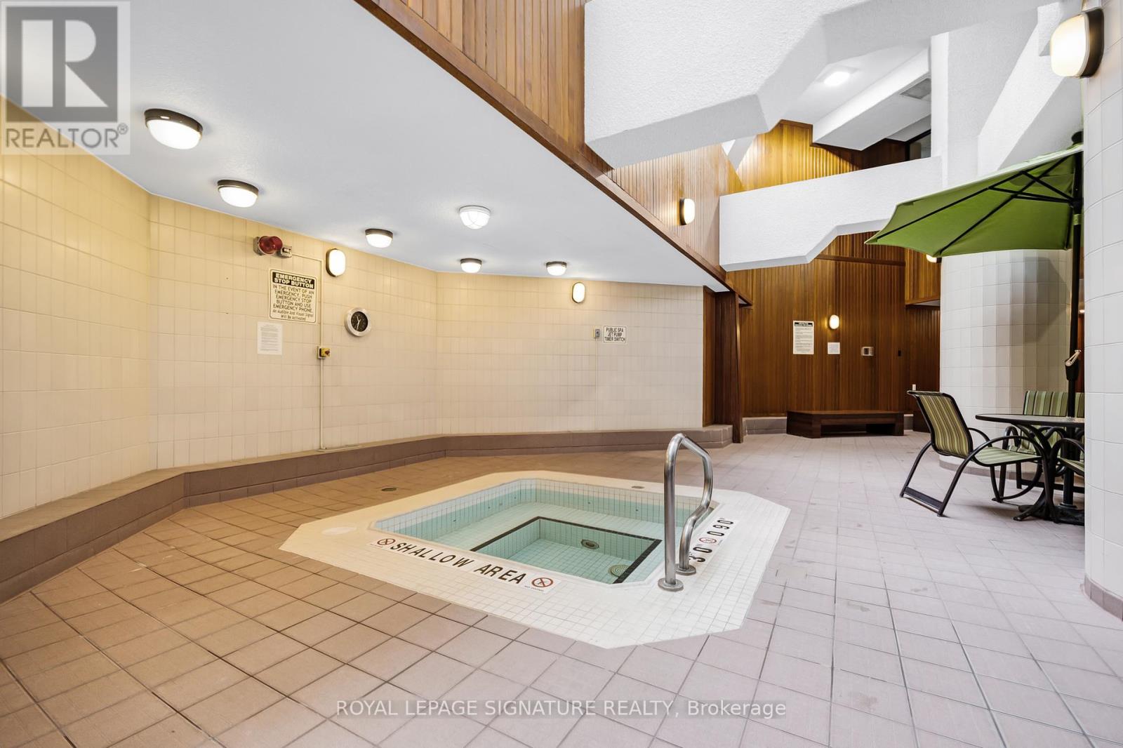 Photo 21 of 406 10 Kenneth Avenue, Toronto ON