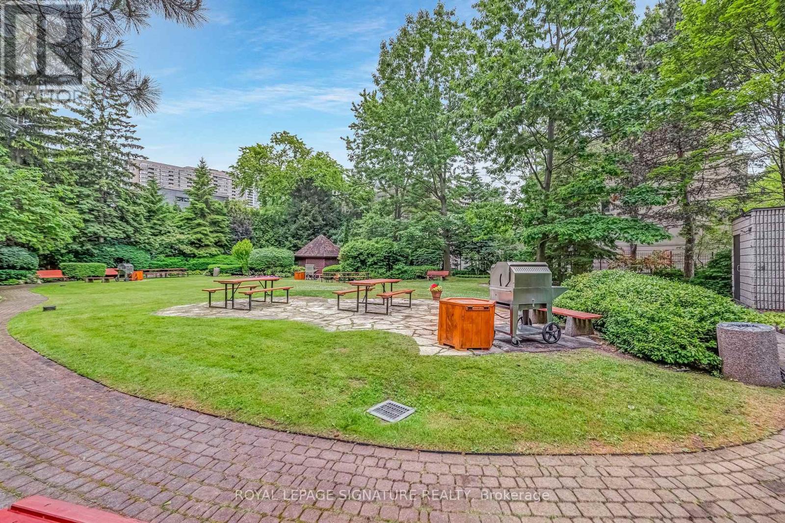 Photo 28 of 406 10 Kenneth Avenue, Toronto ON