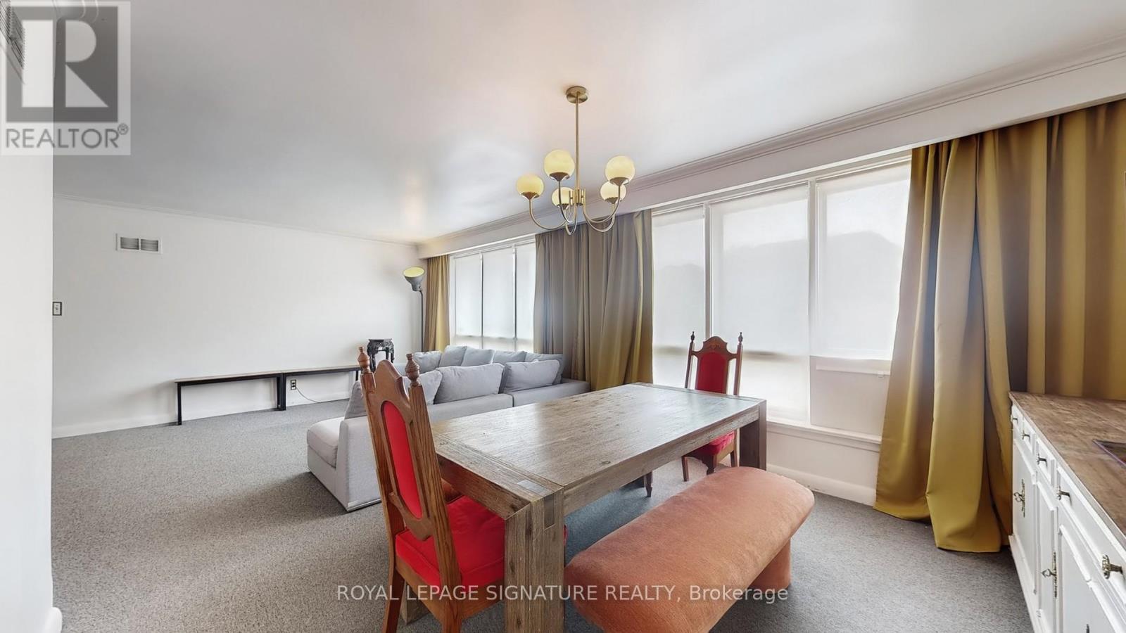 Photo 8 of 174 Caribou Road, Toronto ON