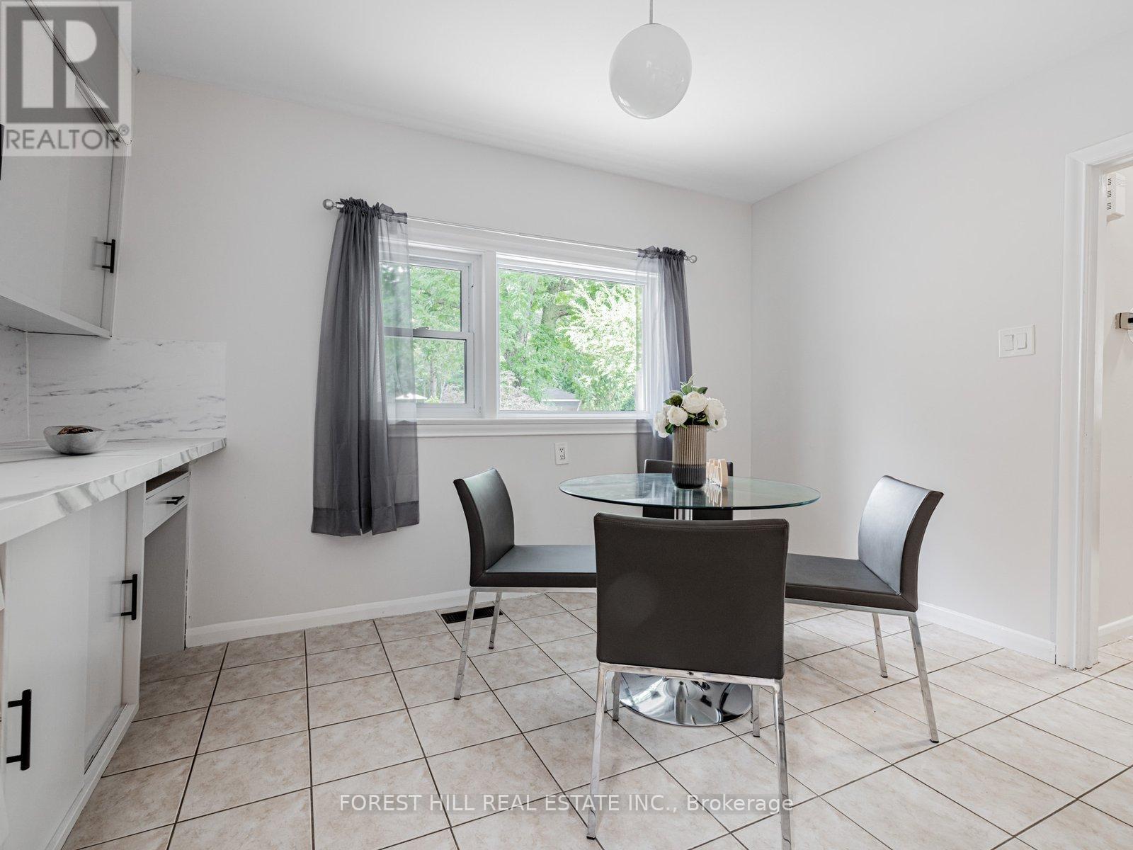 Photo 15 of 37 Farmcote Road, Toronto ON