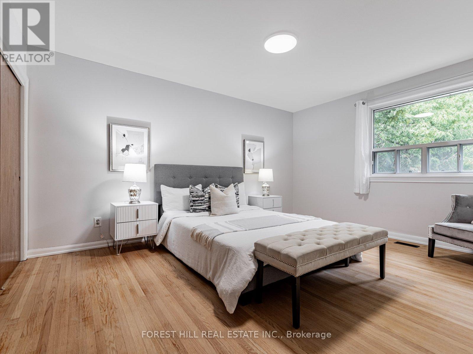Photo 20 of 37 Farmcote Road, Toronto ON