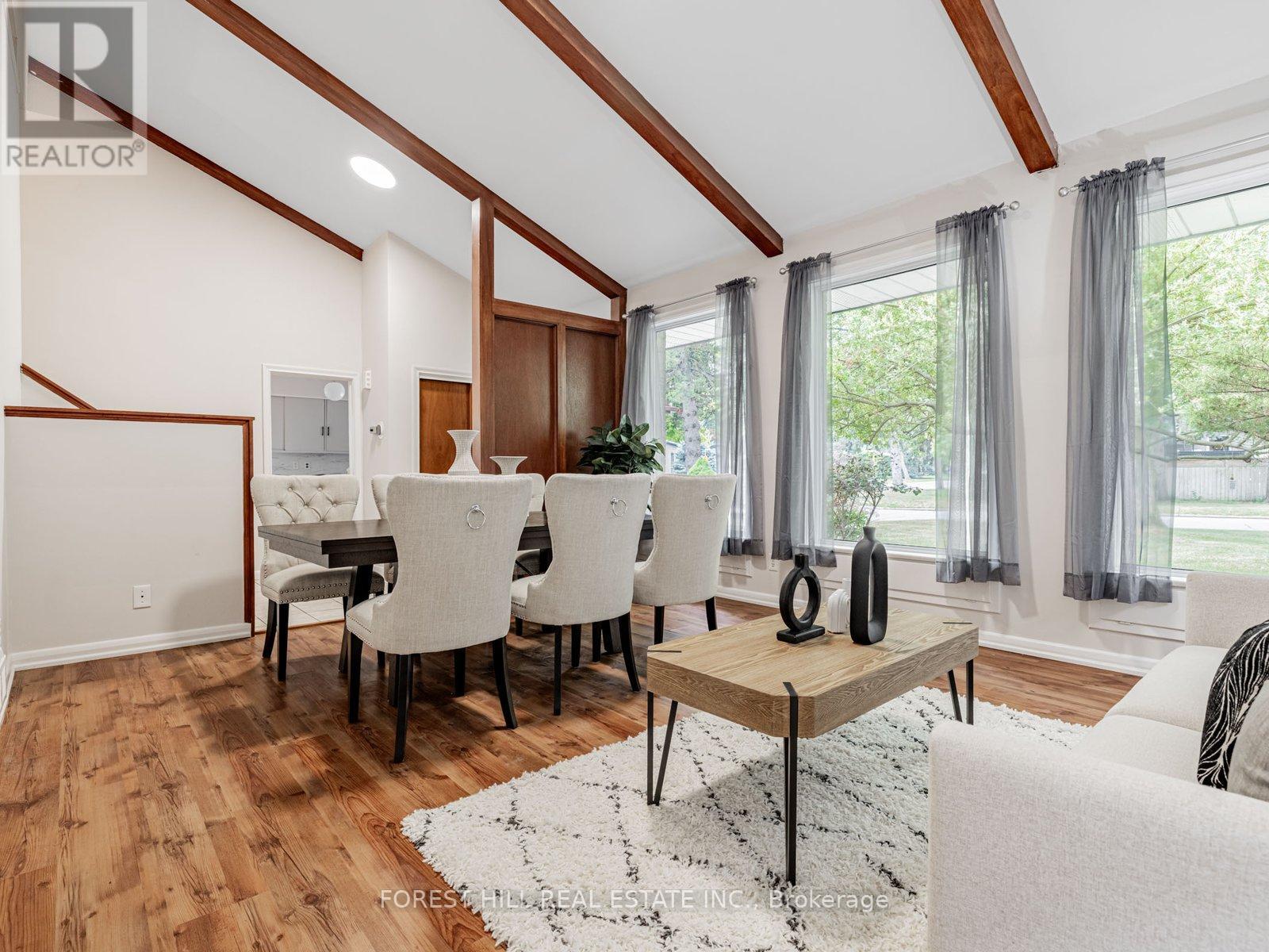 Photo 8 of 37 Farmcote Road, Toronto ON