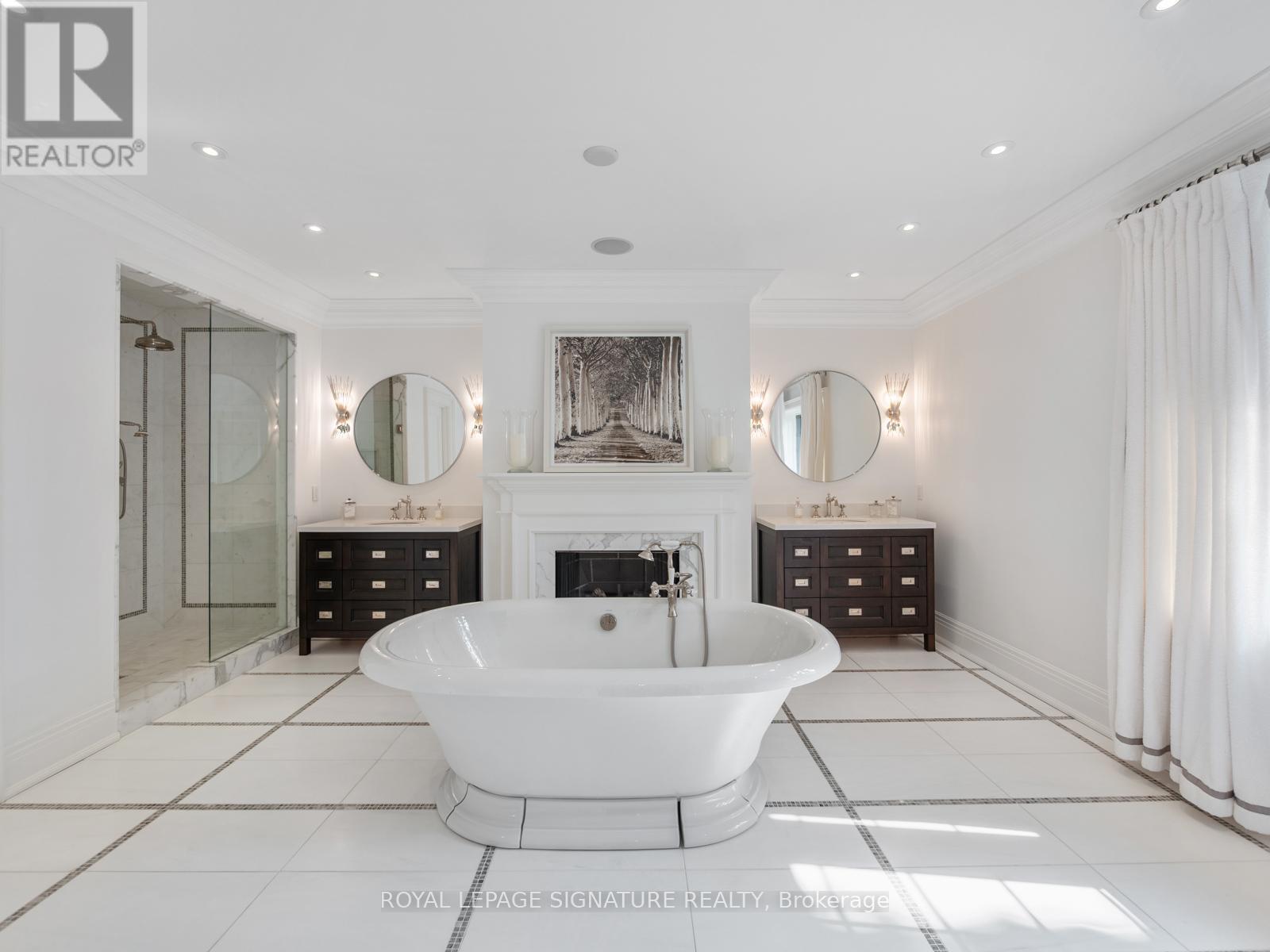 Photo 24 of 64 Old Forest Hill Road, Toronto ON