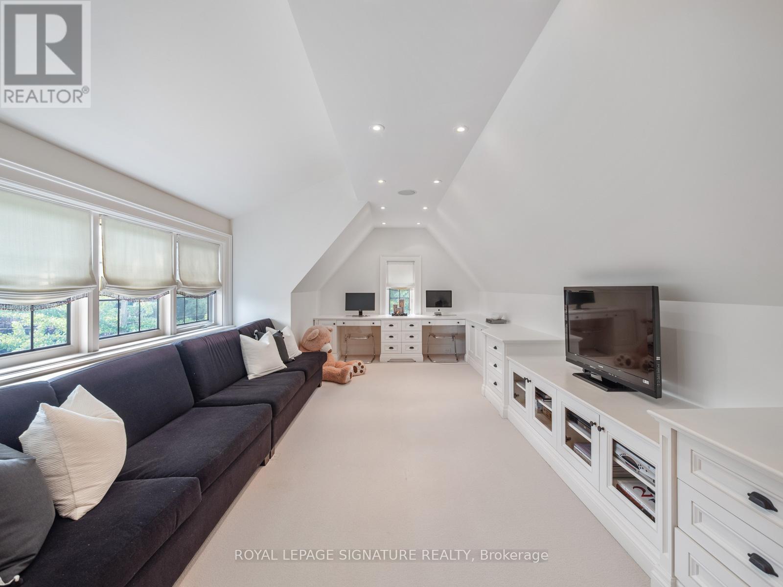 Photo 39 of 64 Old Forest Hill Road, Toronto ON