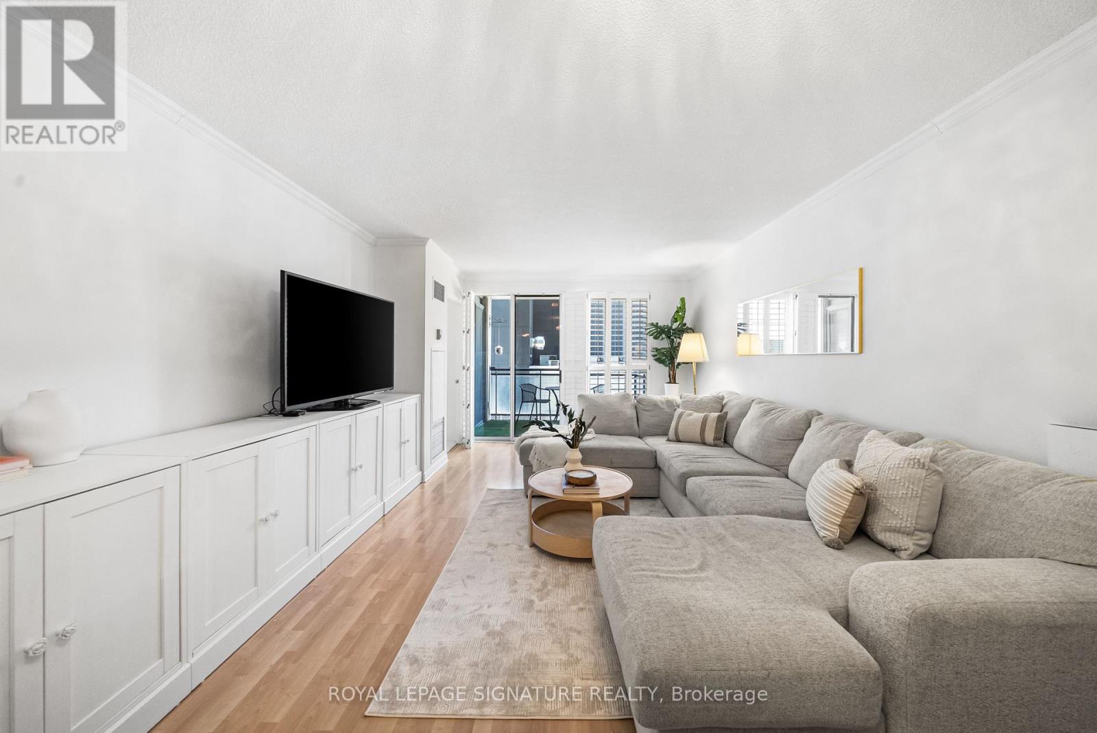 Photo 15 of 206 18 Hollywood Avenue, Toronto ON