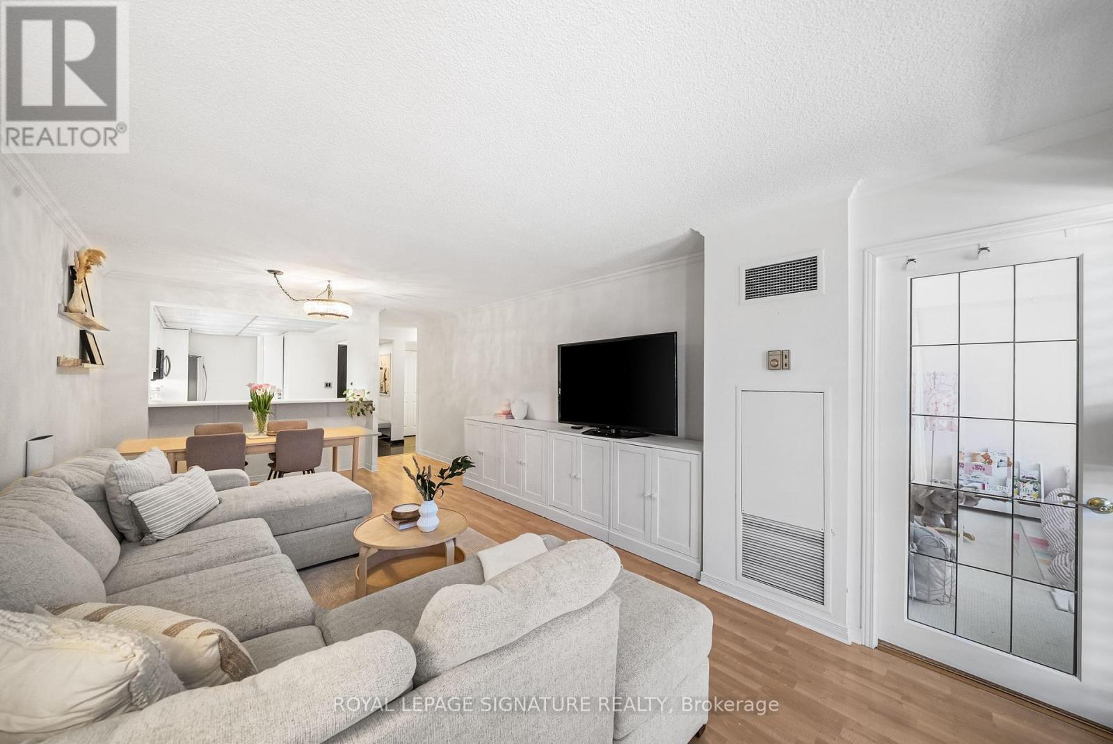 Photo 17 of 206 18 Hollywood Avenue, Toronto ON