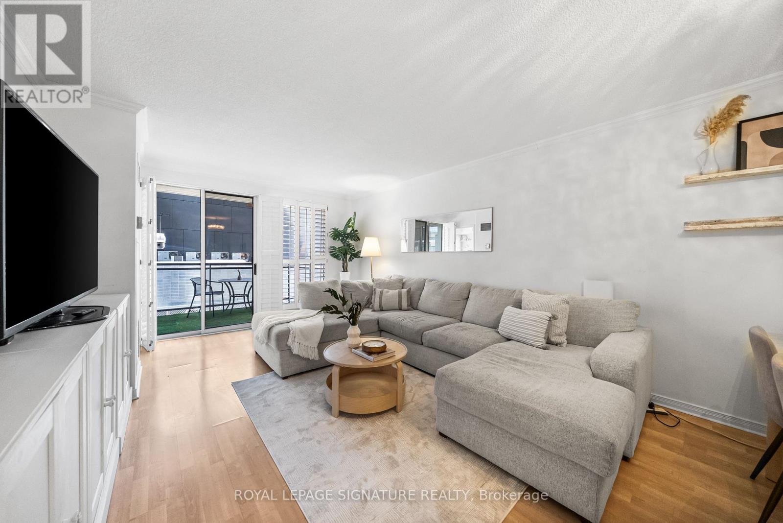 Photo 20 of 206 18 Hollywood Avenue, Toronto ON