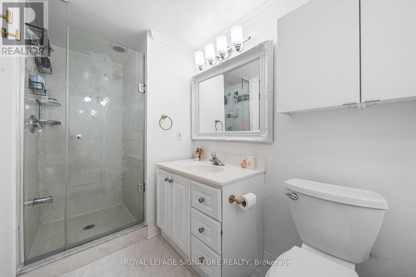 Photo 26 of 206 18 Hollywood Avenue, Toronto ON