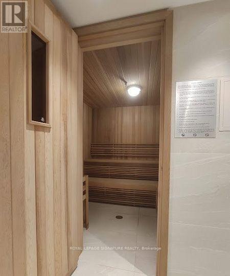 Photo 33 of 206 18 Hollywood Avenue, Toronto ON