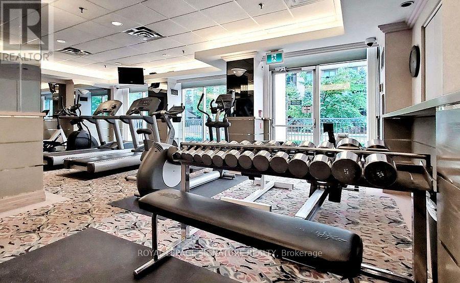 Photo 36 of 206 18 Hollywood Avenue, Toronto ON