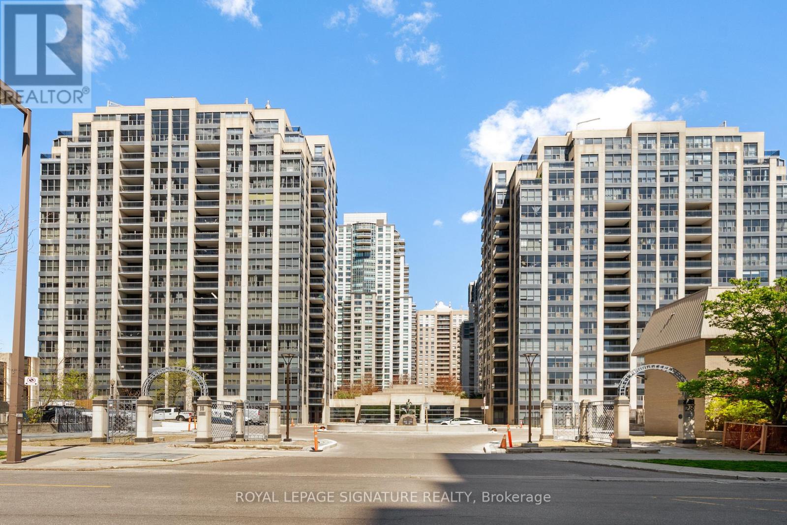 Photo 37 of 206 18 Hollywood Avenue, Toronto ON